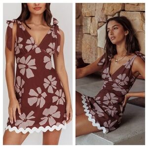 Commense Maroon and Cream Floral Mini Dress